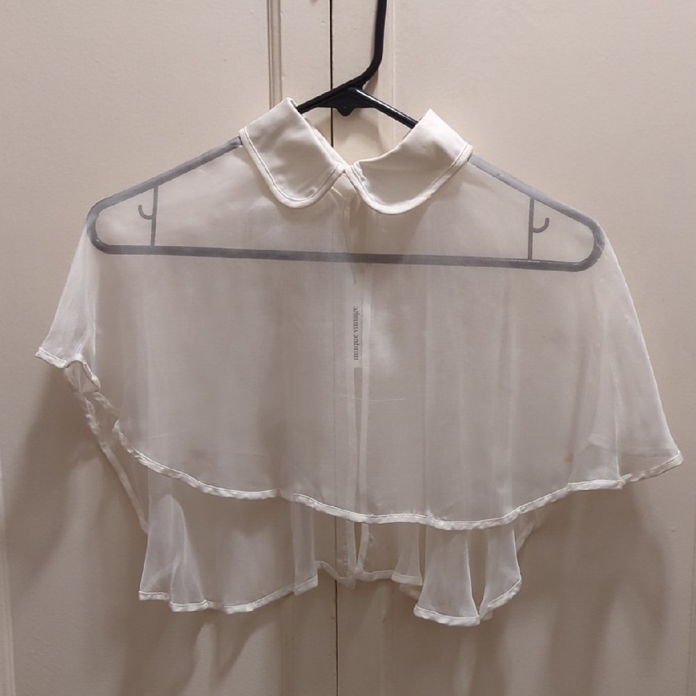 Unique Vintage White Sheer Collar Cape